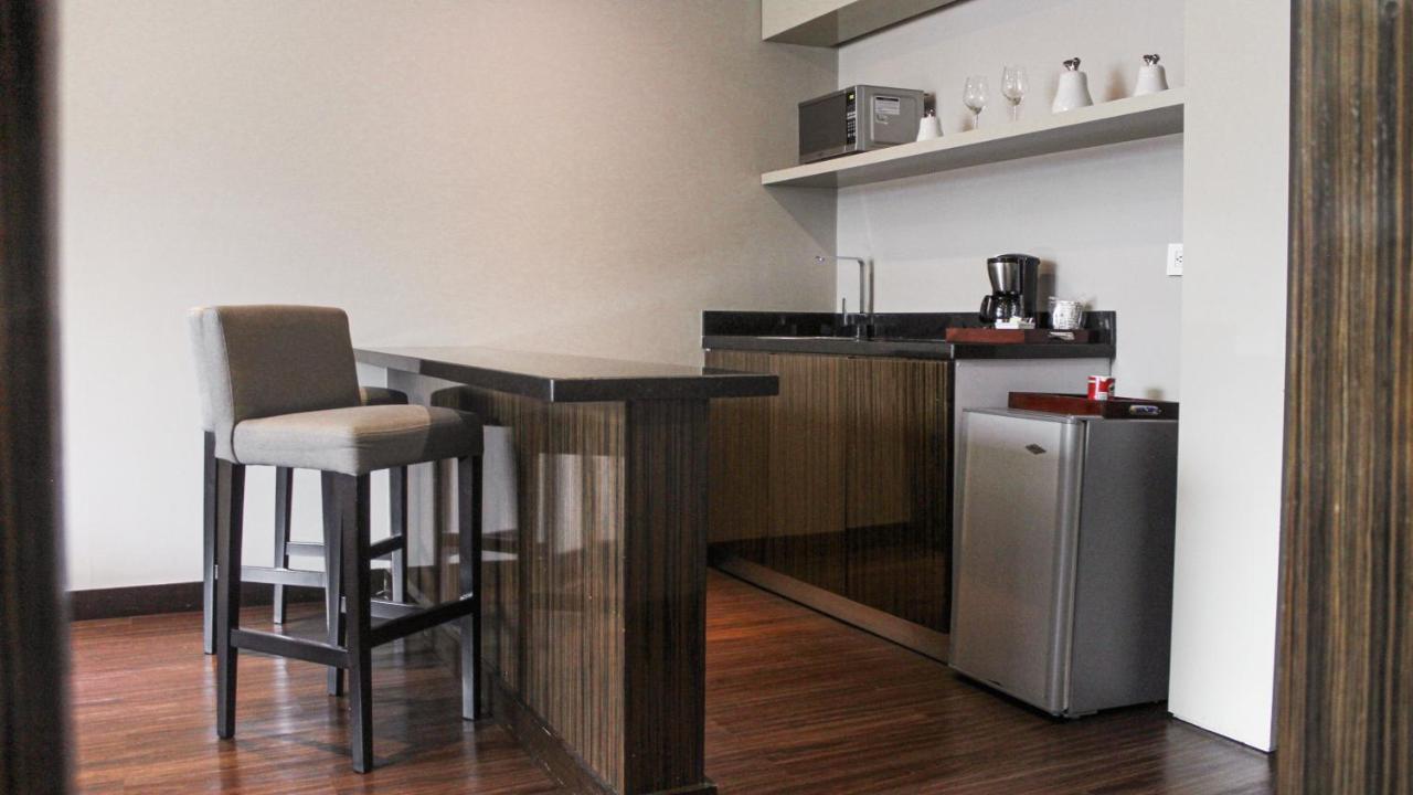 Holiday Inn Bucaramanga Cacique By Ihg מראה חיצוני תמונה A kitchenette in a hotel