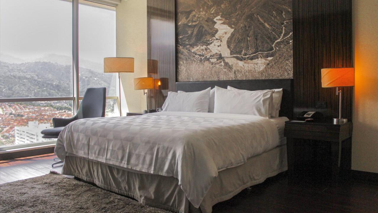 Holiday Inn Bucaramanga Cacique By Ihg מראה חיצוני תמונה A guest room at the Ritz-Carlton, San Francisco