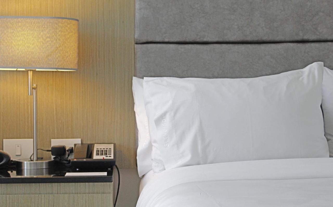 Holiday Inn Bucaramanga Cacique By Ihg מראה חיצוני תמונה A pillow