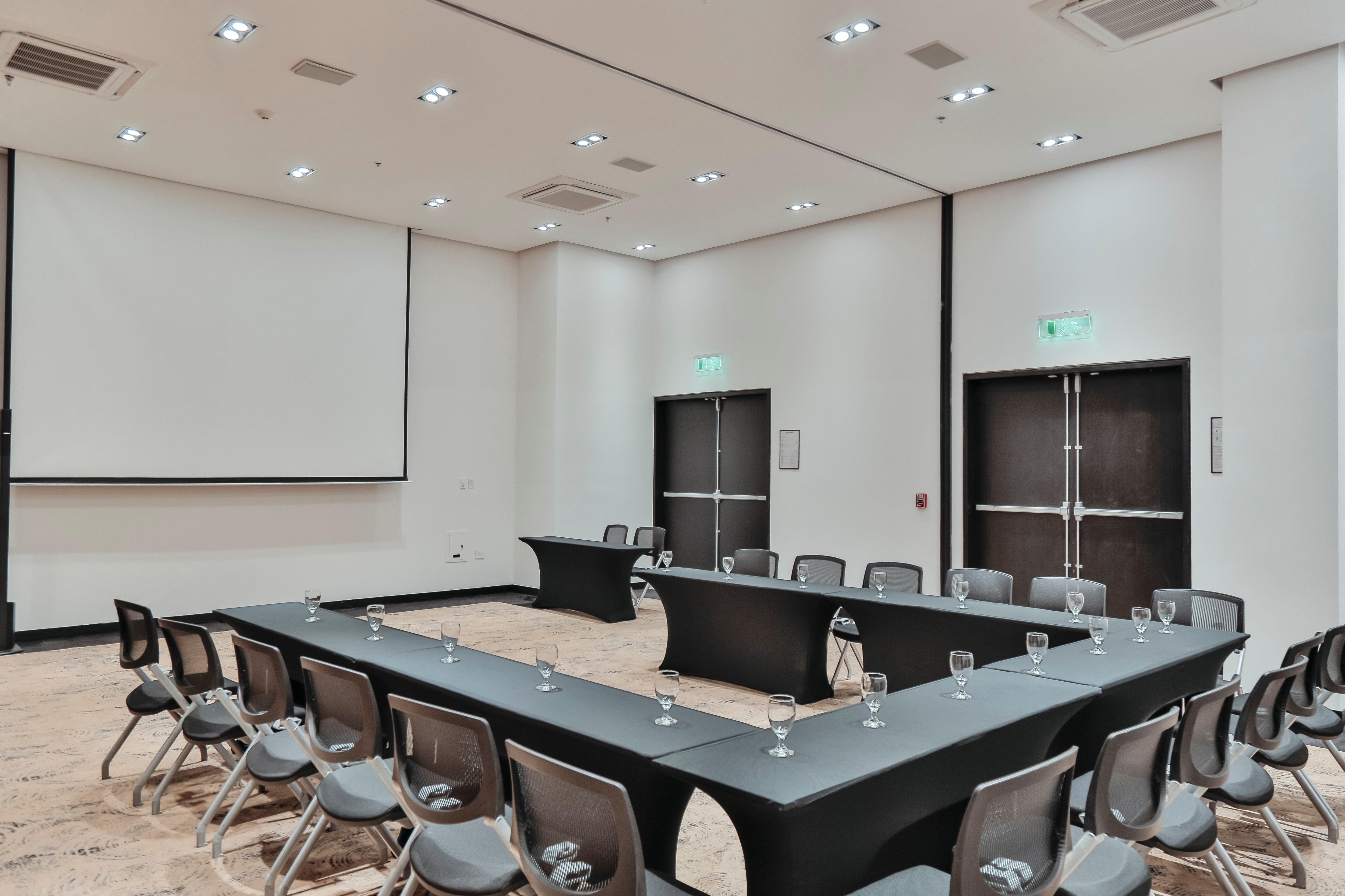 Holiday Inn Bucaramanga Cacique By Ihg מראה חיצוני תמונה Meeting room