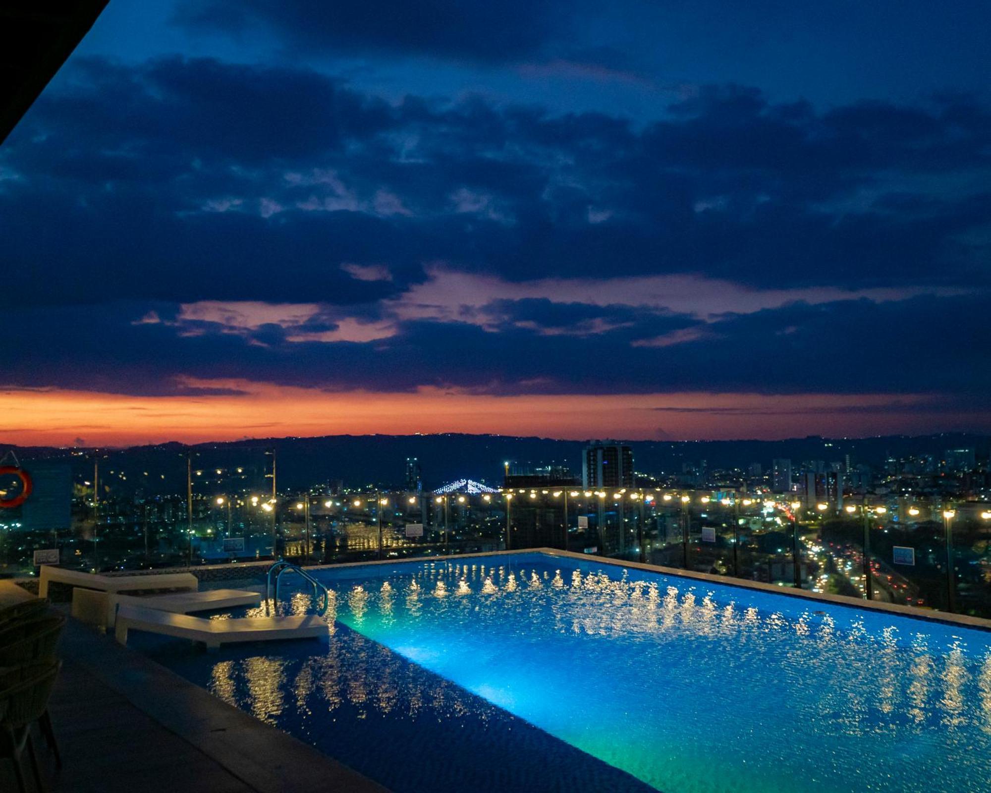 Holiday Inn Bucaramanga Cacique By Ihg מראה חיצוני תמונה View of the city from the hotel
