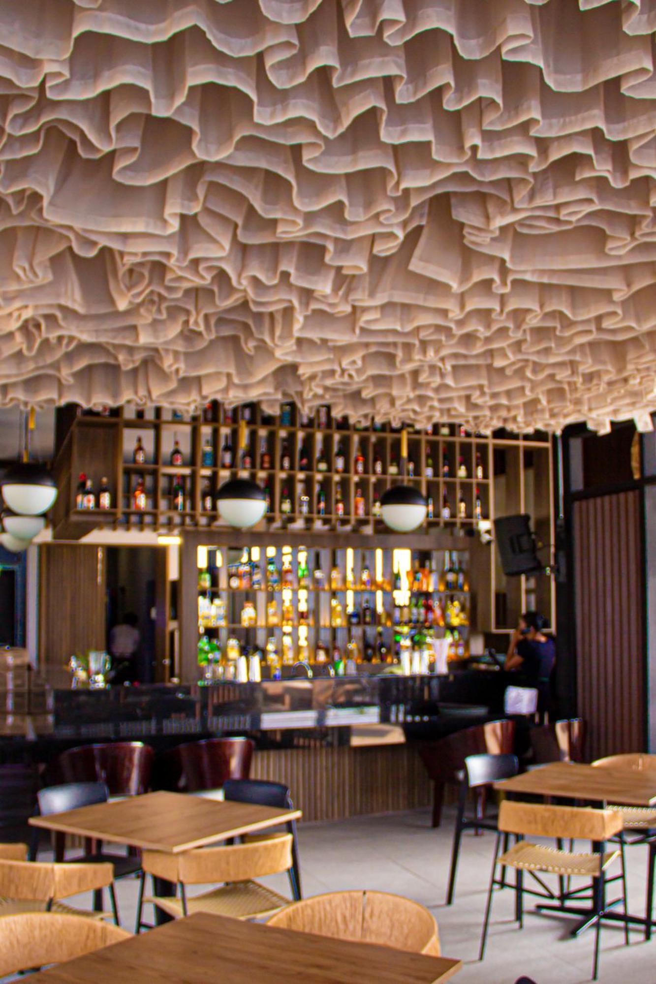 Holiday Inn Bucaramanga Cacique By Ihg מראה חיצוני תמונה The bar at the 101 bar