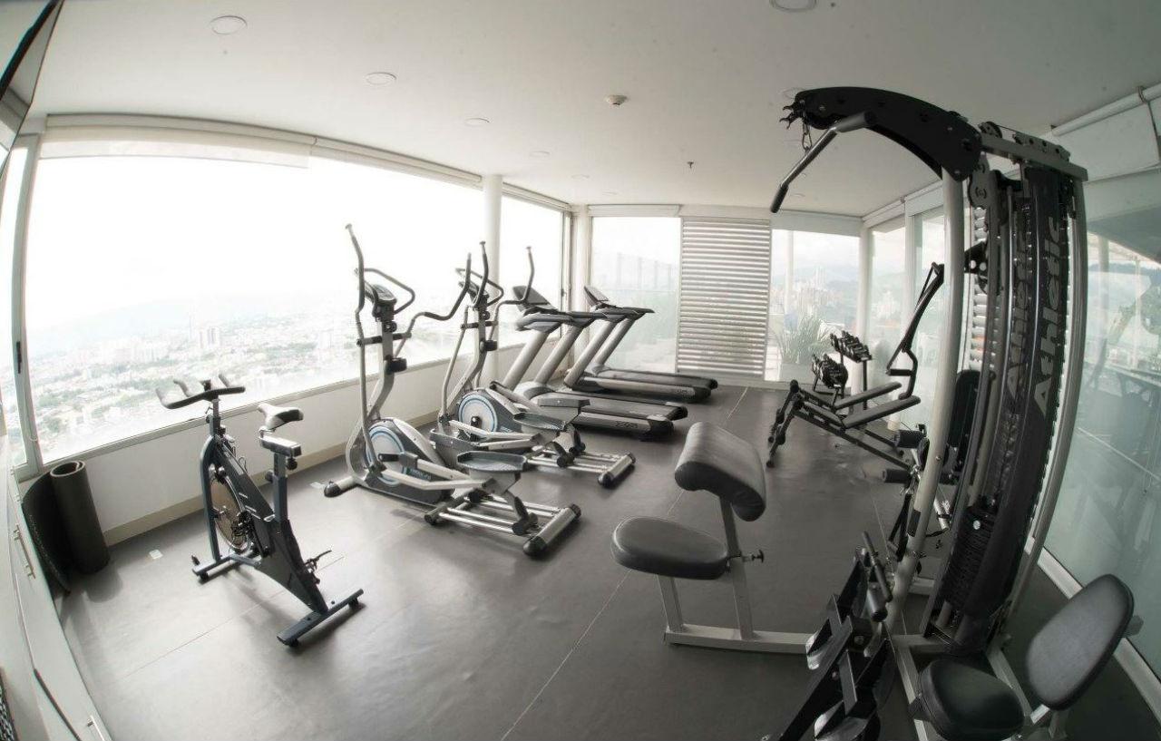 Holiday Inn Bucaramanga Cacique By Ihg מראה חיצוני תמונה A gym in a hotel